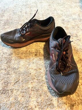 Brooks Women’s Athletic Shoes in Black and Brown 10 WIDE